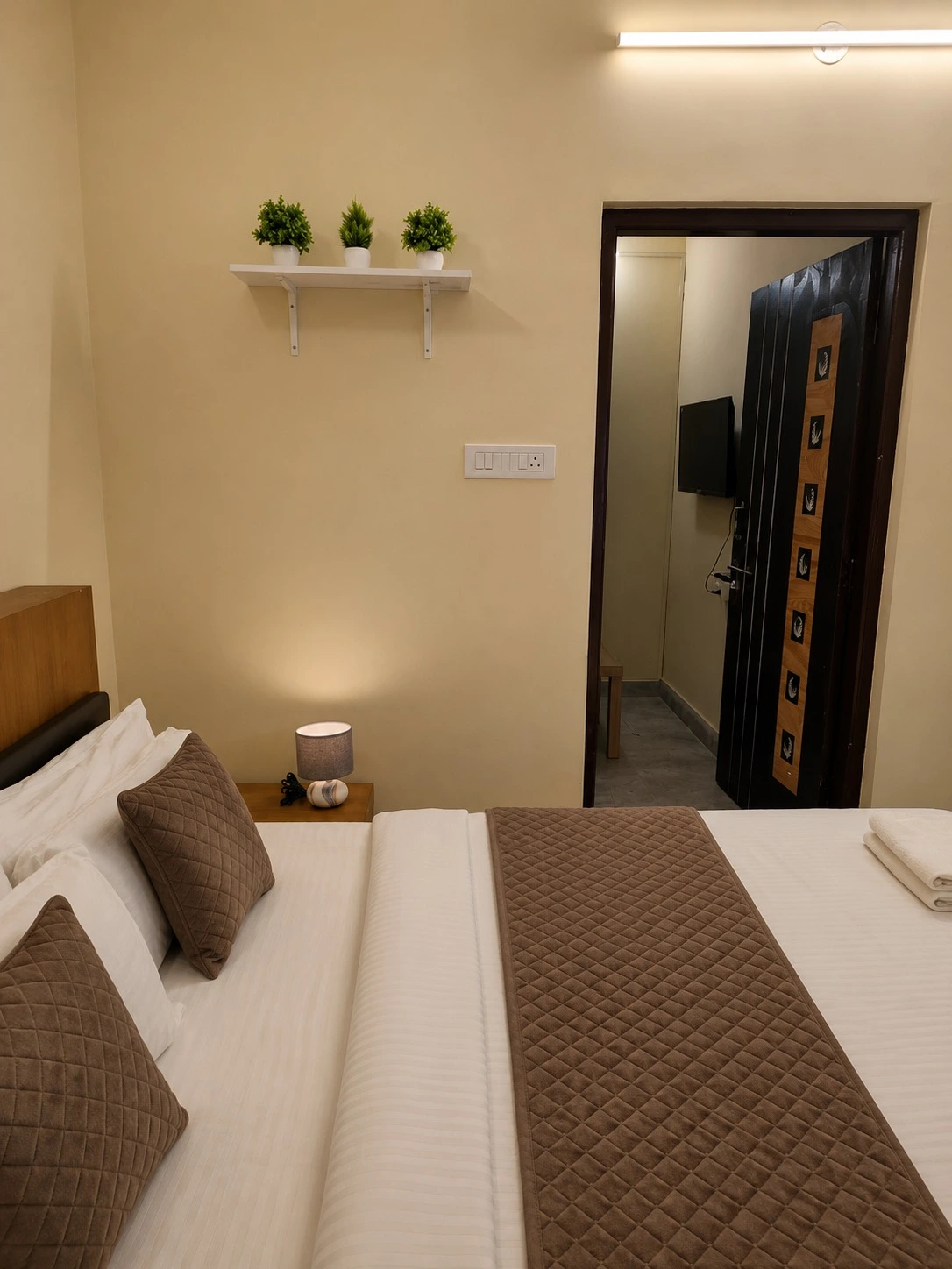 Executive Suite - Bed & Ambience